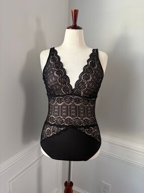 Marilyn Monroe Scalloped Lace Bodysuit | black | 2XL